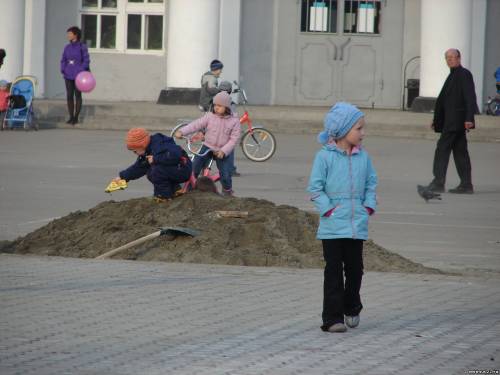 Песочница на площади